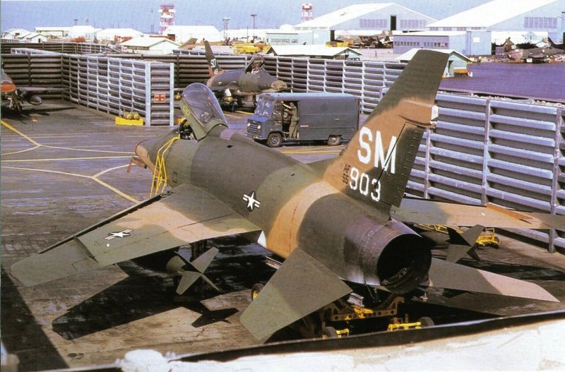 Супер Сейбр f-100