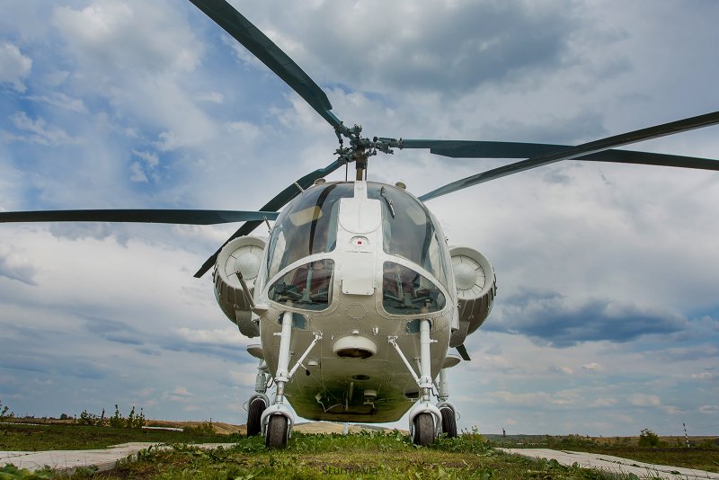 Авиатехник вертолета