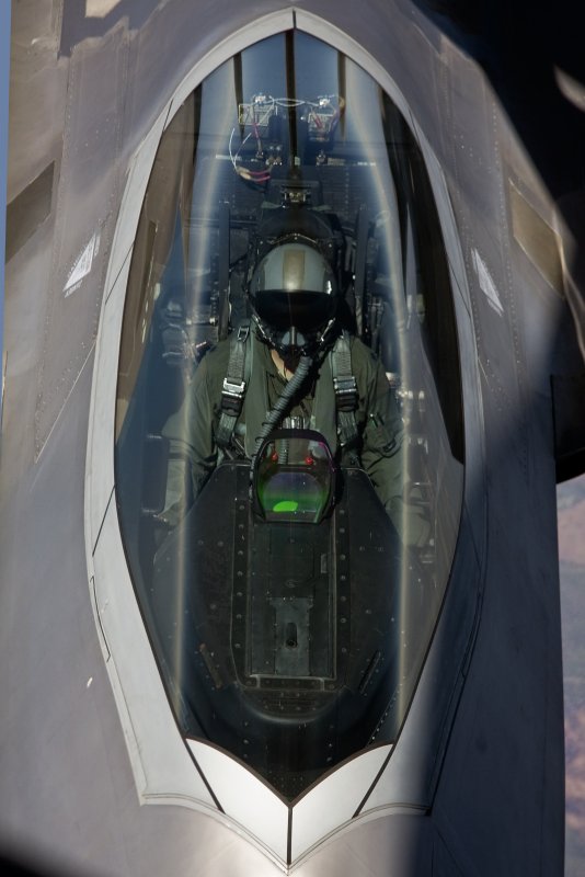 F 22 Raptor кокпит