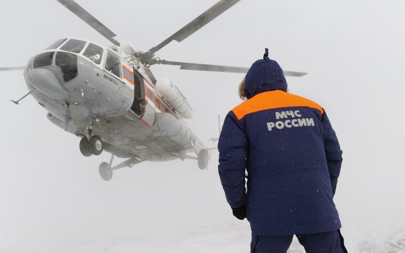 Вертолет ми-8 МЧС Лесосибирска