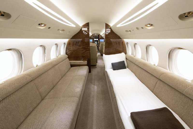 Самолет Dassault Falcon-10
