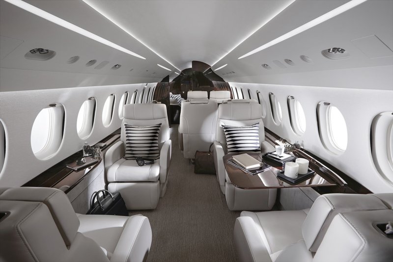 Falcon 8x Jet