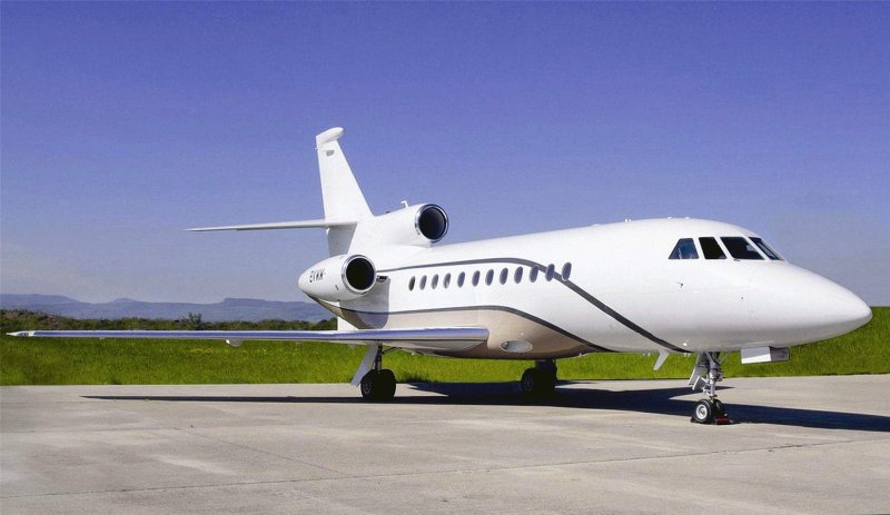 Falcon 900