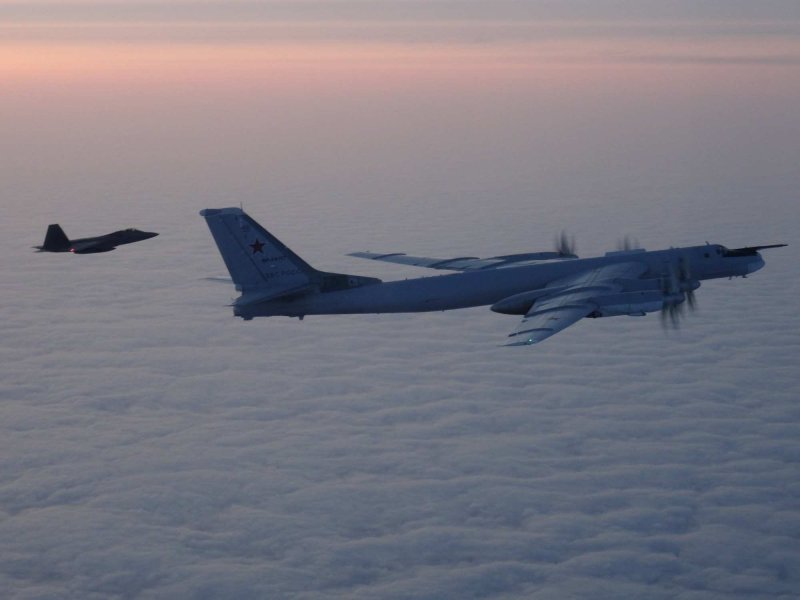 Ту-95 бомбардировщик самолёты России
