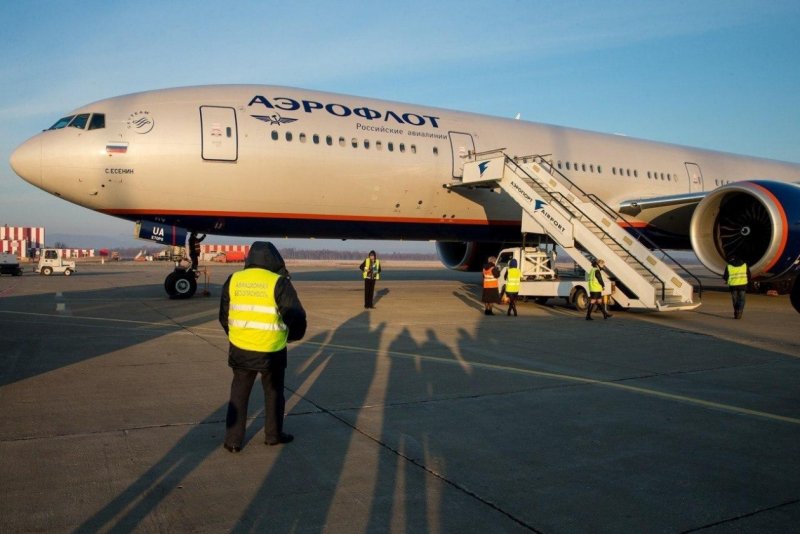 Самолёт Боинг 777 Россия Южно Сахалинск