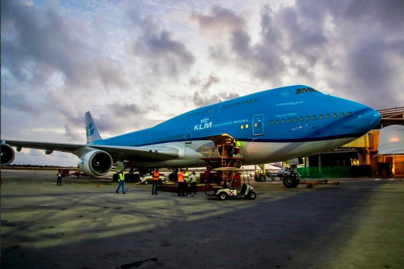 Самолёт Боинг 747-400