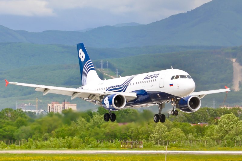 Дальневосточная авиакомпания "Аврора"