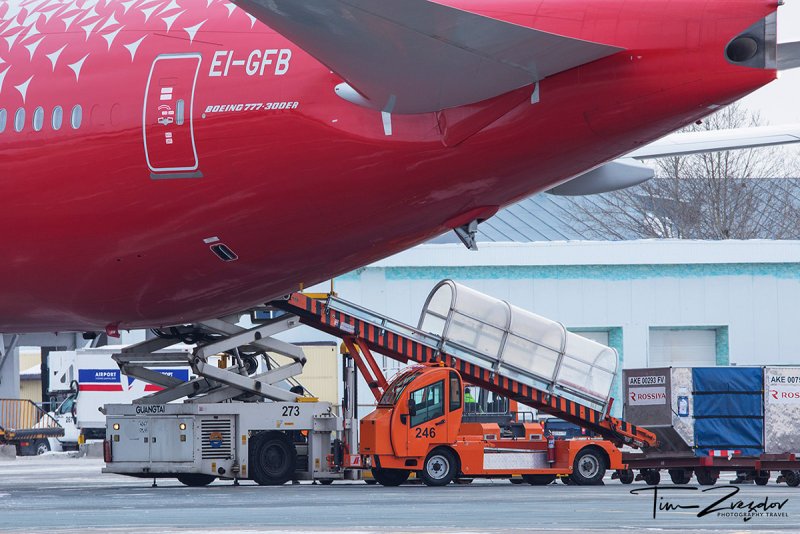 Самолёт Боинг 777 Россия Южно Сахалинск