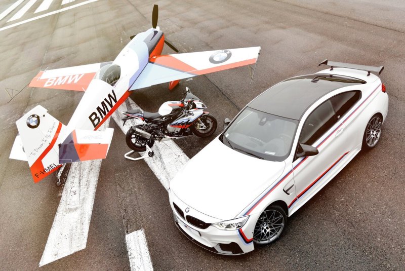 BMW m1000