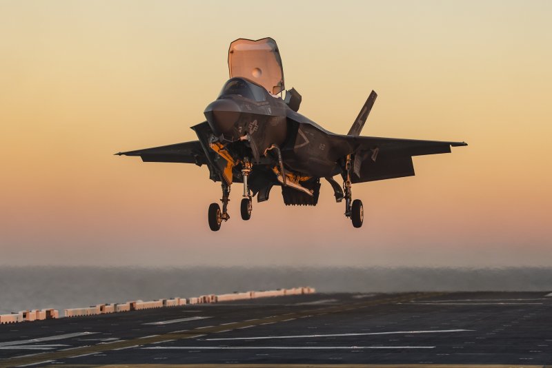 Lockheed Martin f 35 b вертикальный взлет