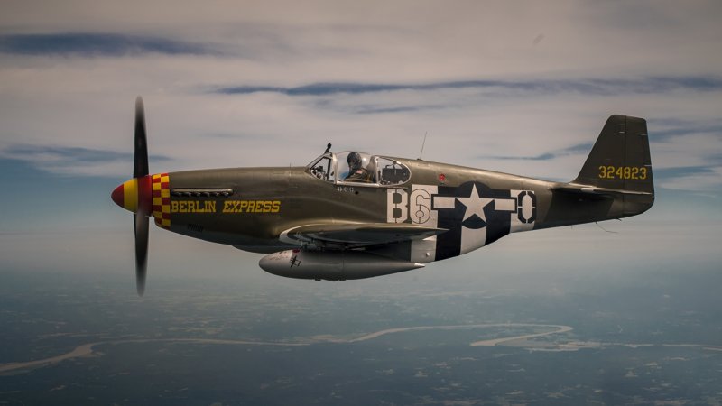 Истребитель p51 Мустанг