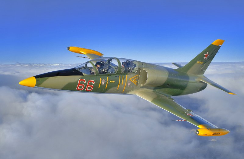 Учебный истребитель л-39