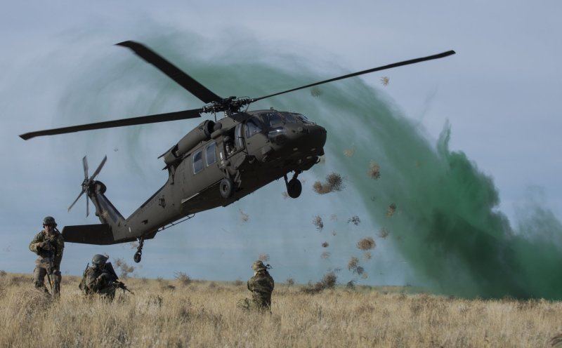 Боевой Sikorsky uh-60 Black Hawk