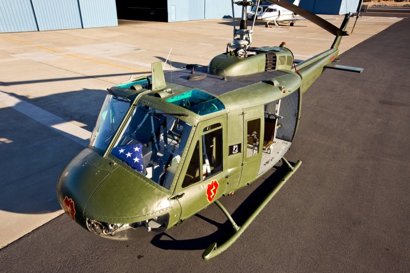 Uh 1 вертолет