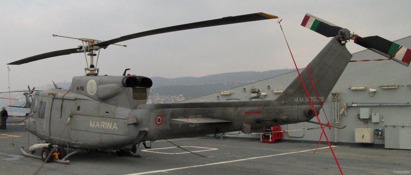 Agusta Bell 212 c торпедой