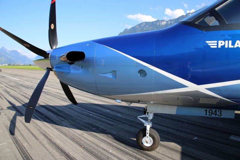 Швейцарский самолет Pilatus PC-12