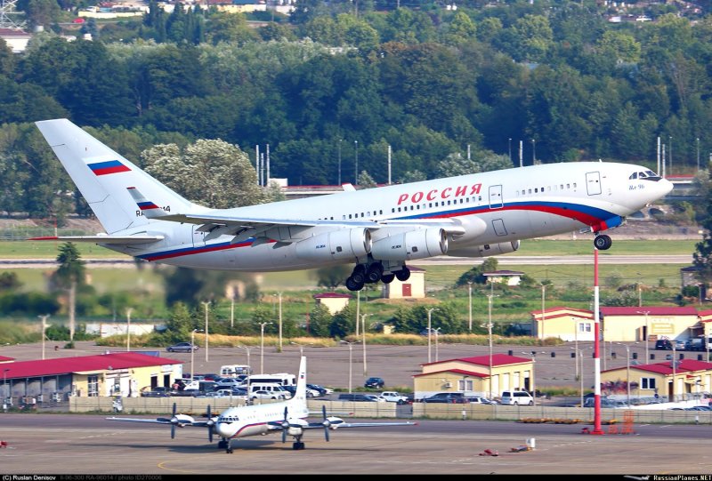 Ил-96-400 сло Россия