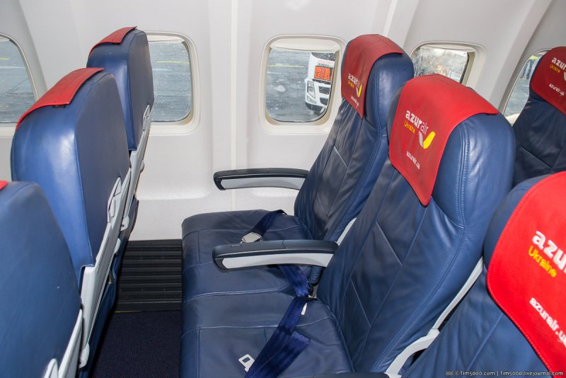 737-900er Azur Air