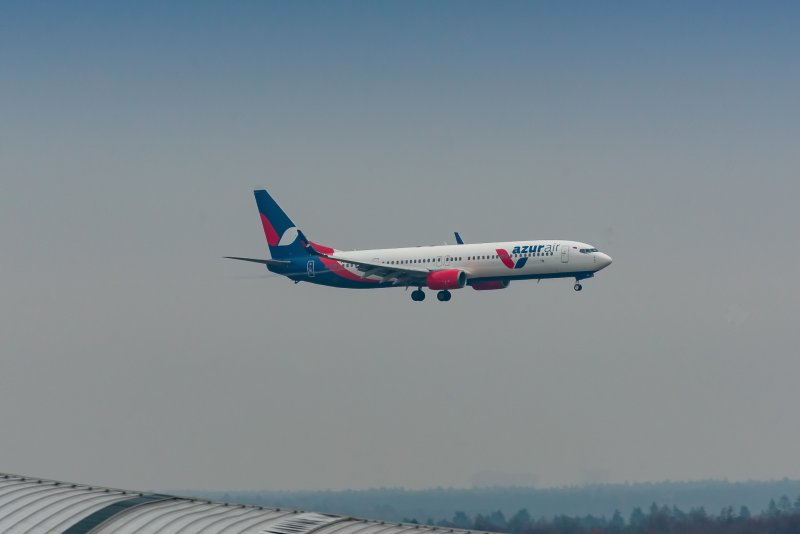 Boeing 737-900er Azur Air