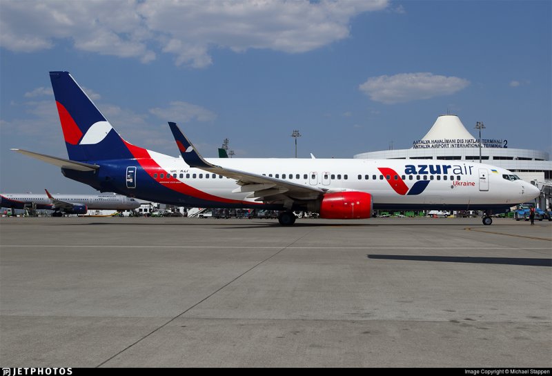 Azur Air 737