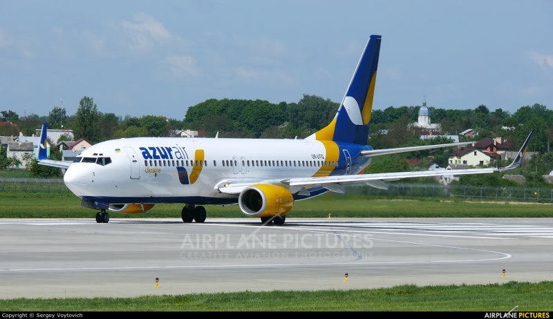 Азур Эйр Украина Boeing 737-900