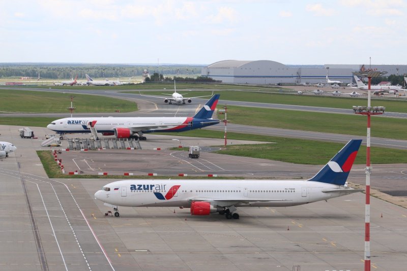 Боинг 737 Азур Эйр