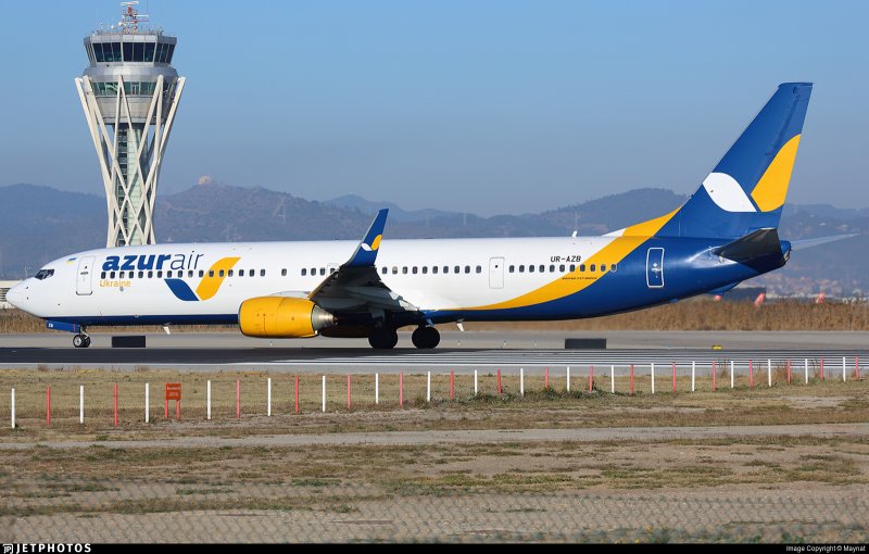 Азур Эйр Украина Боинг 737 900