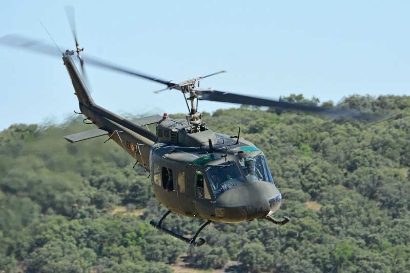 Спасательный вертолёт uh1