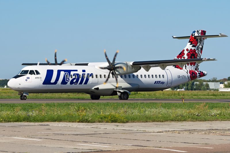 Самолет ATR 42 / ATR 72