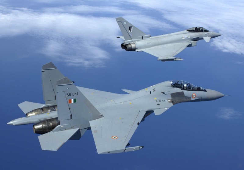 Истребитель британских ВВС Eurofighter Typhoon