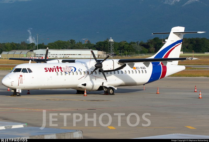 ATR 72 взлетает