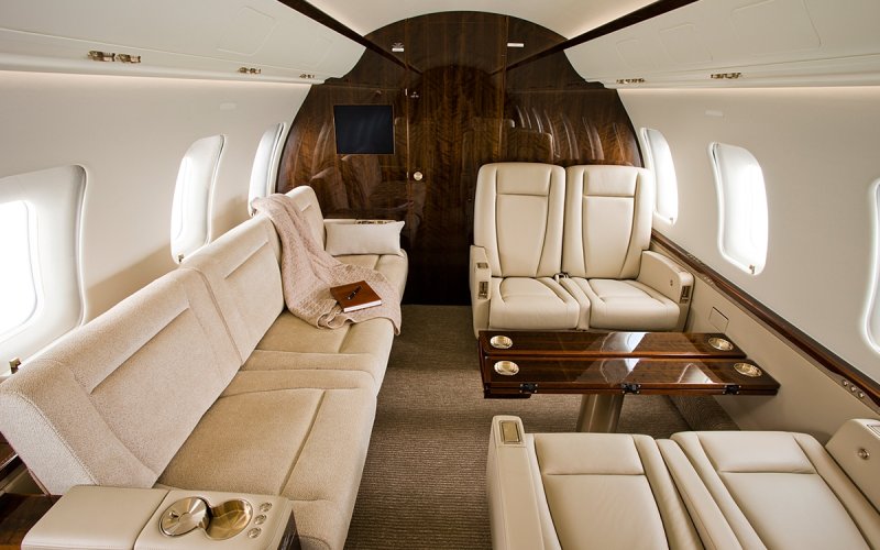 Самолет Bombardier Challenger 605