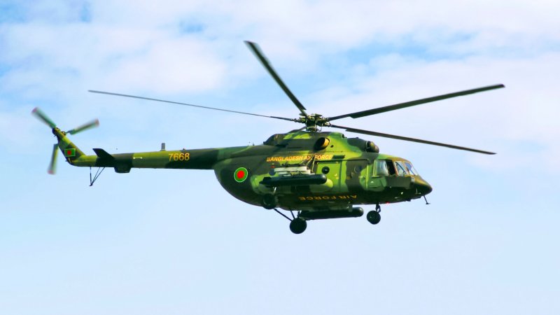 Uzb mi-171 вертолет