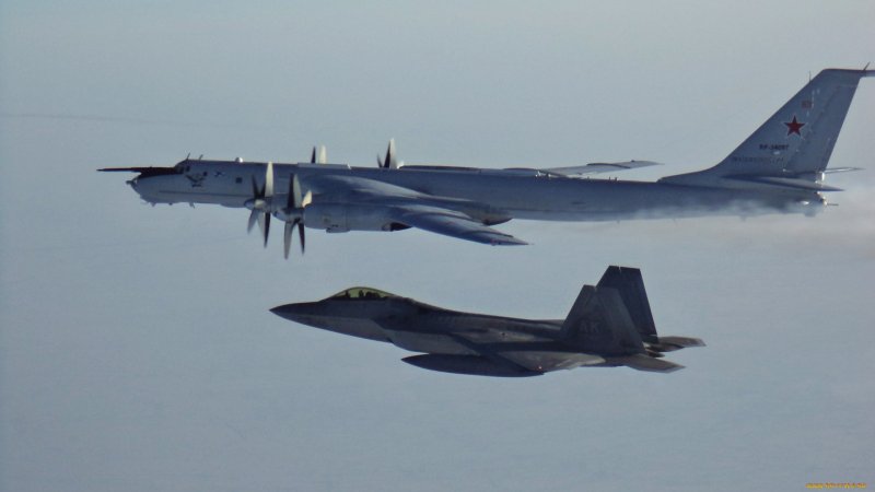 Противолодочный самолет России ту-142