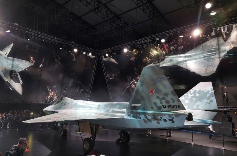 Су 75 самолет Макс 2021