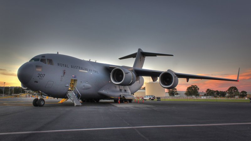 Boeing c-17 Globemaster III транспортный