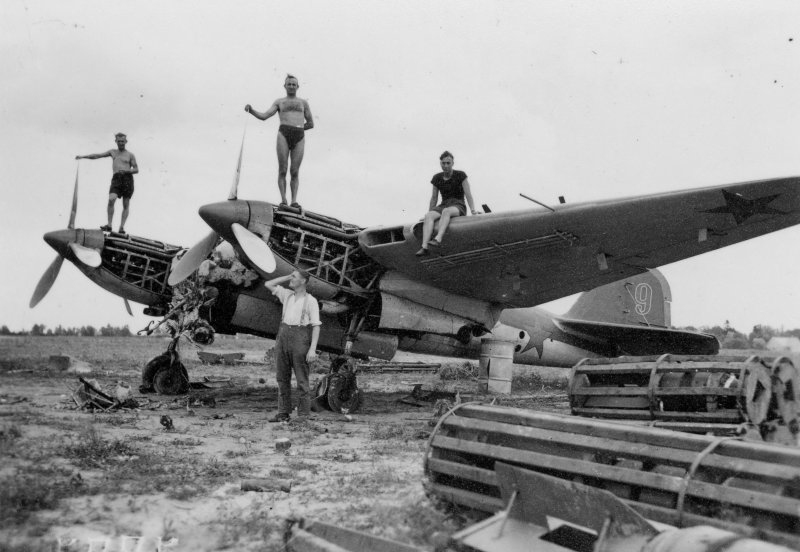 Советский пикирующий бомбардировщик ар-2