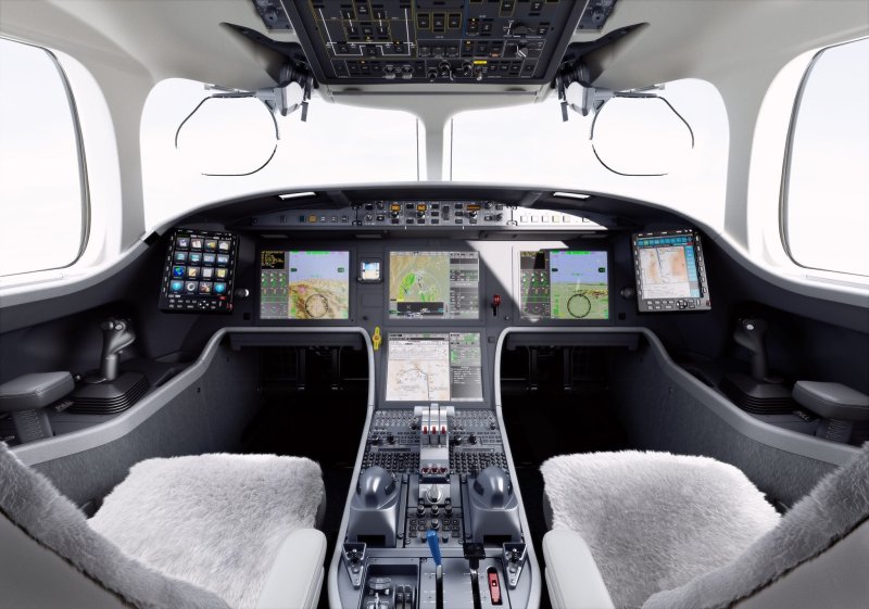 Dassault Falcon 8x салон