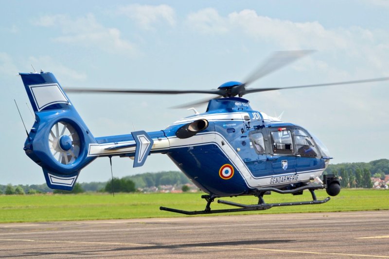 Вертолёт Eurocopter ec135 Gendarmerie