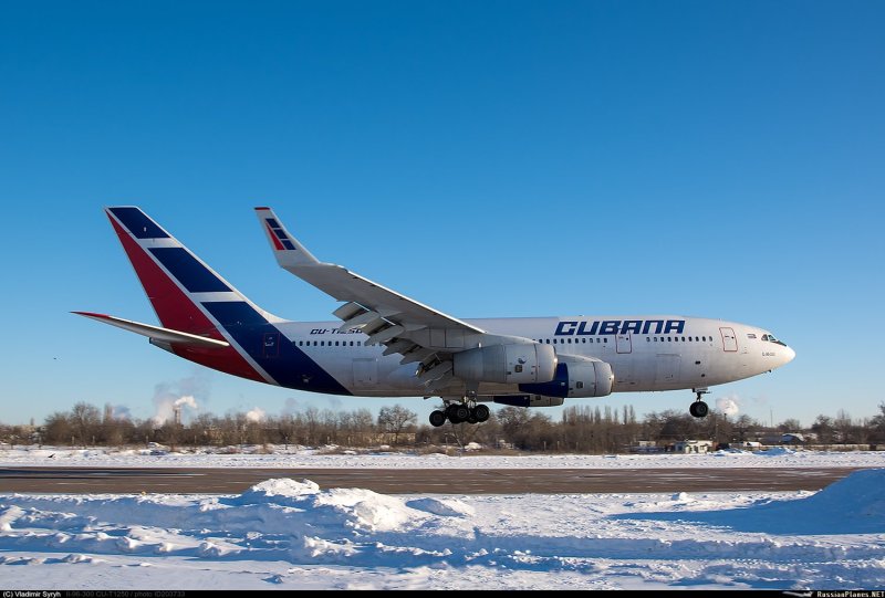 Cubana Airlines ил 96 300 салон