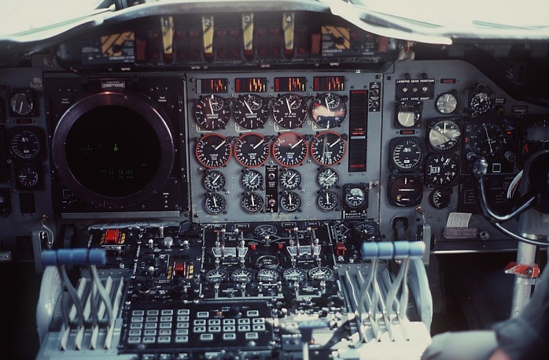 Самолет Орион p-3c кабина