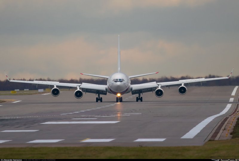 Самолёт ил-96 ra - 96017