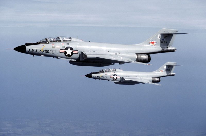 Самолет f-101 Voodoo