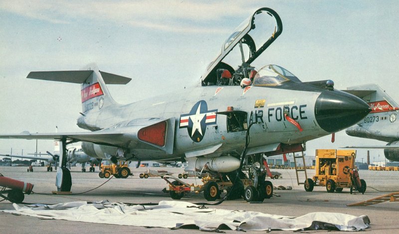 Самолет f-101 Voodoo