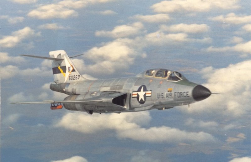 Самолет f-101 Voodoo