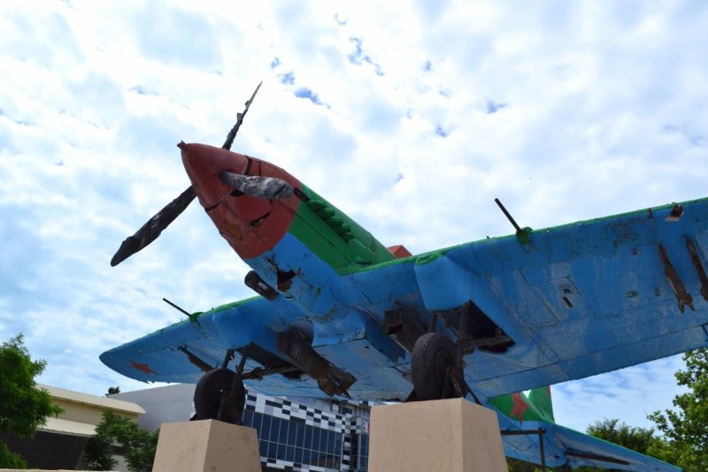 Памятник самолёт-Штурмовик ил-2 Новороссийск