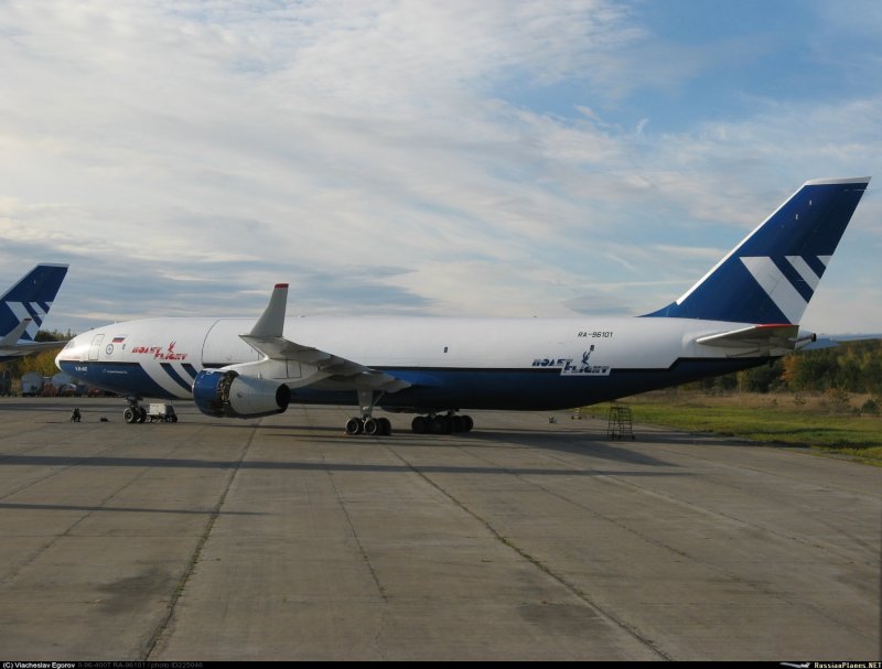 Ил-96-400т полет
