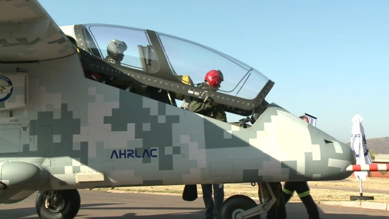 Самолёт ЮАР AHRLAC