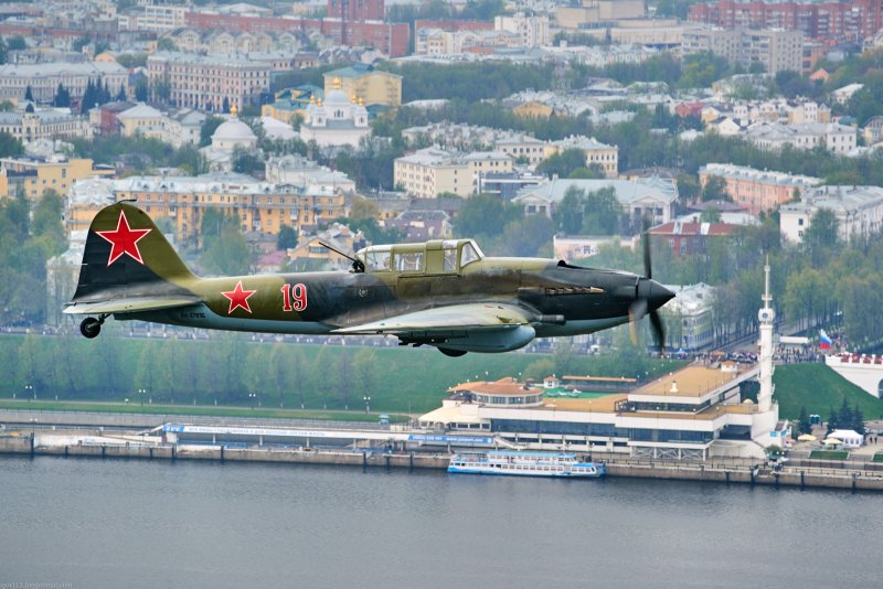 Новороссийск памятник самолет ил-2