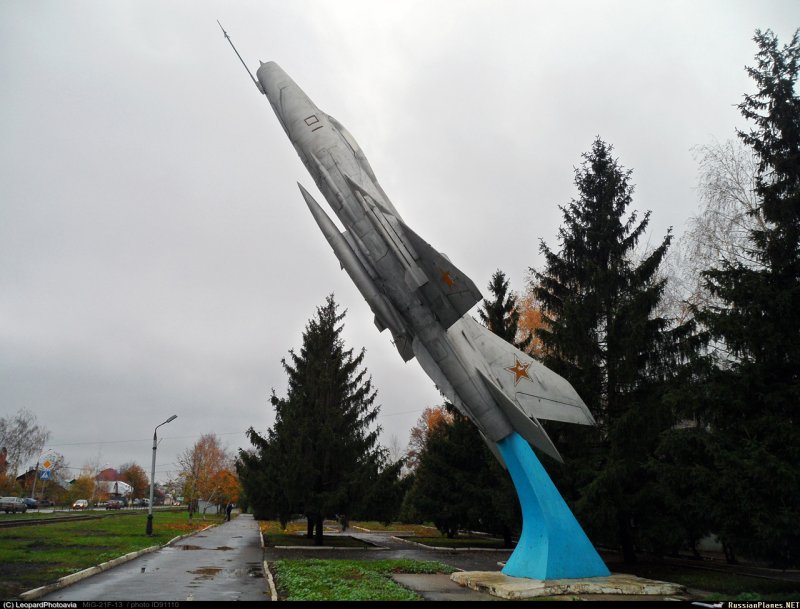Памятник самолет Тамбов